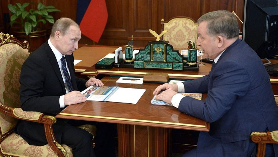 Рабочая встреча президента РФ Владимира Путина с губернатором Алтайского края Александром Карлиным.