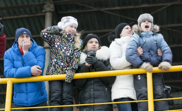 На барнаульском ипподроме прошел V этап кубка Сибири, Урала и Казахстана по зимним трековым гонкам