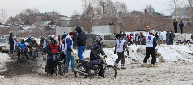 В Барнауле прошло первенство по скийорингу.