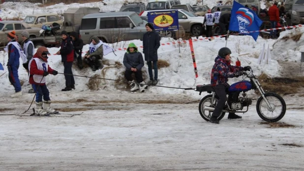 В Барнауле прошло первенство по скийорингу.