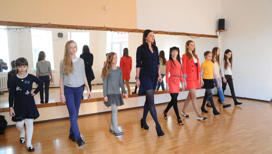  В "Школе стиля" прошли уроки дефиле.