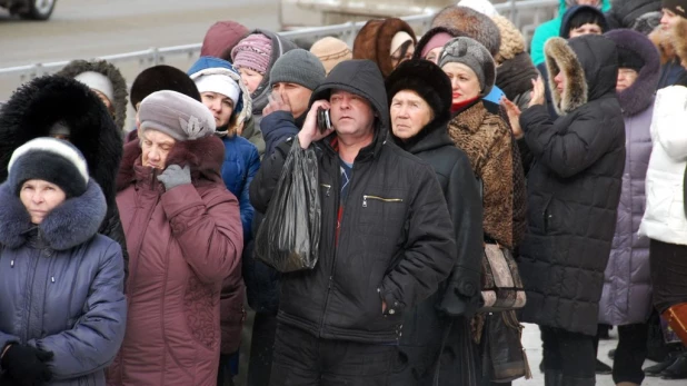 Барнаульцы поклоняются мощам святой Матроны Московской.