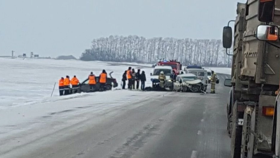 Лобовое ДТП на трассе Барнаул-Алейск.