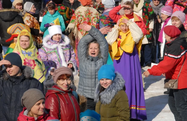 В Новотырышкино отпраздновали "Сибирскую масленицу".