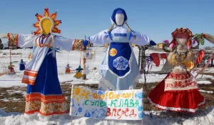 На "Сибирской масленице" выбрали лучшее чучело.