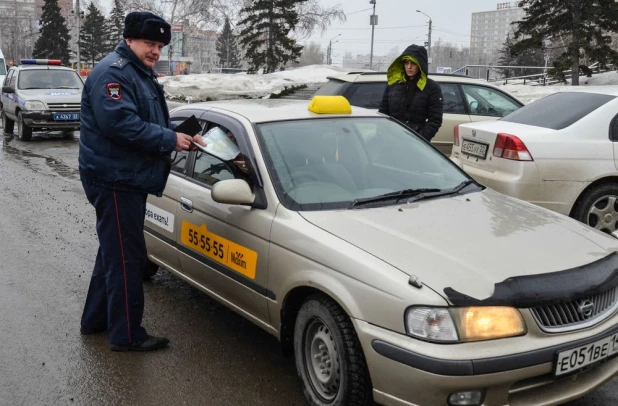 Рейд ГИББД против нелегальных такси в Барнауле