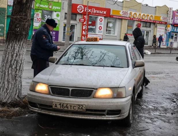 Рейд ГИББД против нелегальных такси в Барнауле