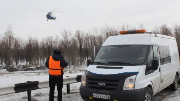 На Алтае провели тренировочные подрывы льда.