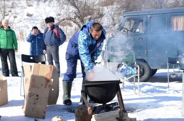 В селе Алтайском закрыли лыжный сезон.