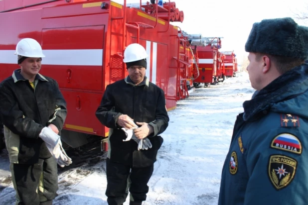 Барнаульские пожарные потушили импровизированное возгорание в бору.