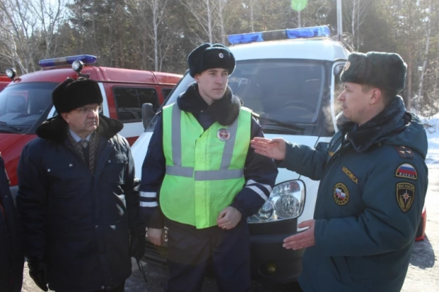 Барнаульские пожарные потушили импровизированное возгорание в бору.