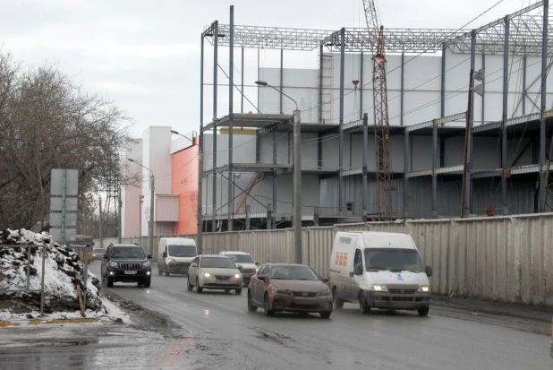 Строительство ТРЦ "Галактика" в Барнауле.