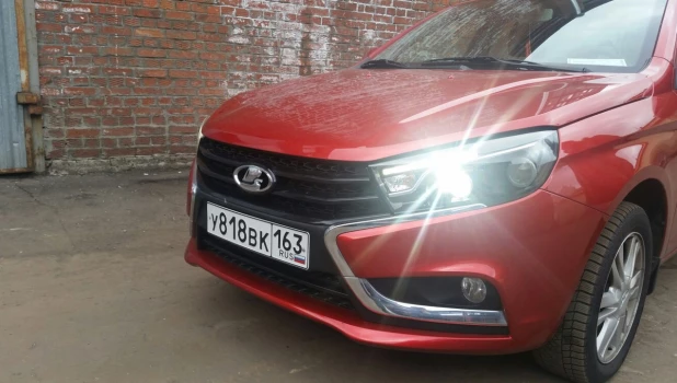 Барнальцы разработали фары для Lada Vesta Стиллавина и Вахидова