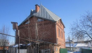 В Барнауле появился дом с "магической" крышей.