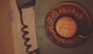 Телефон.