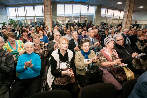 Сергей Миронов в Барнауле 23 марта 2016 года.