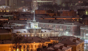 Вид на ночной Барнаул с крыш высоток.