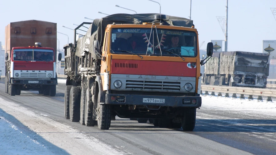 Грузовик.