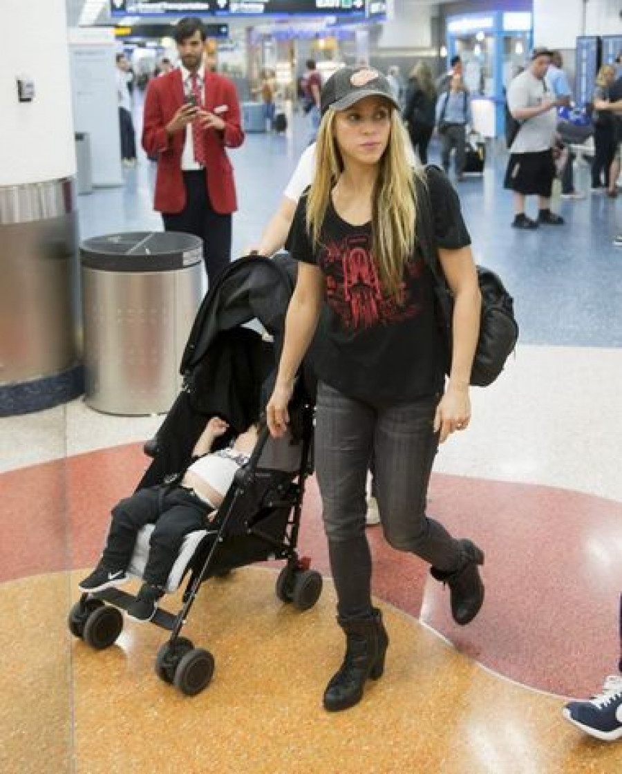 Шакира в аэропорту Майами.