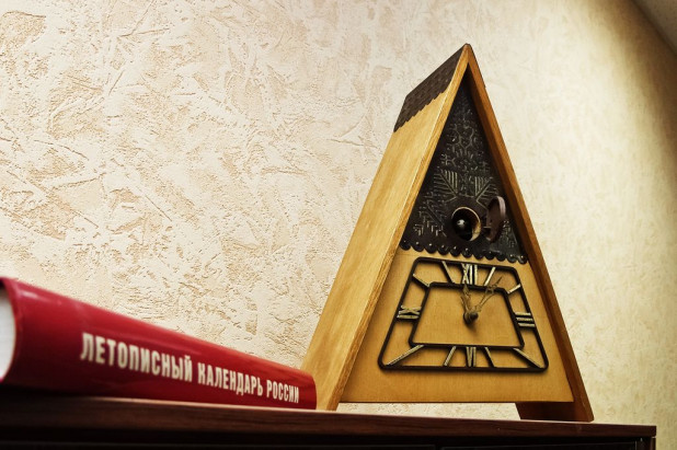 барнаульские часы. часы на ул. г. часы на георгия исакова барнаул.