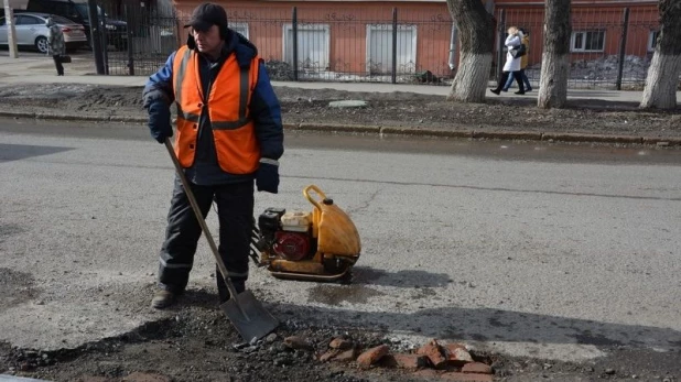 Дорожный ремонт на Красноармейском.