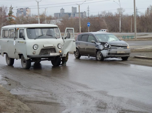 Авария в районе речного вокзала. 29 марта 2016 года.