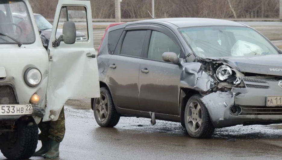 Авария в районе речного вокзала. 29 марта 2016 года.