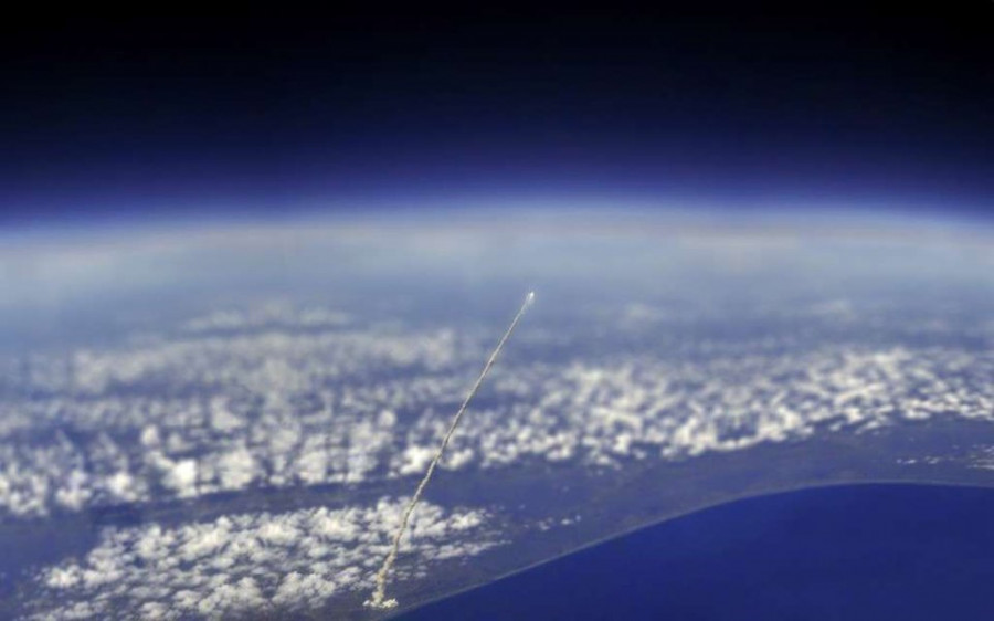 Взлёт космического корабля &quot;Атлантис&quot;, снятый с МКС.