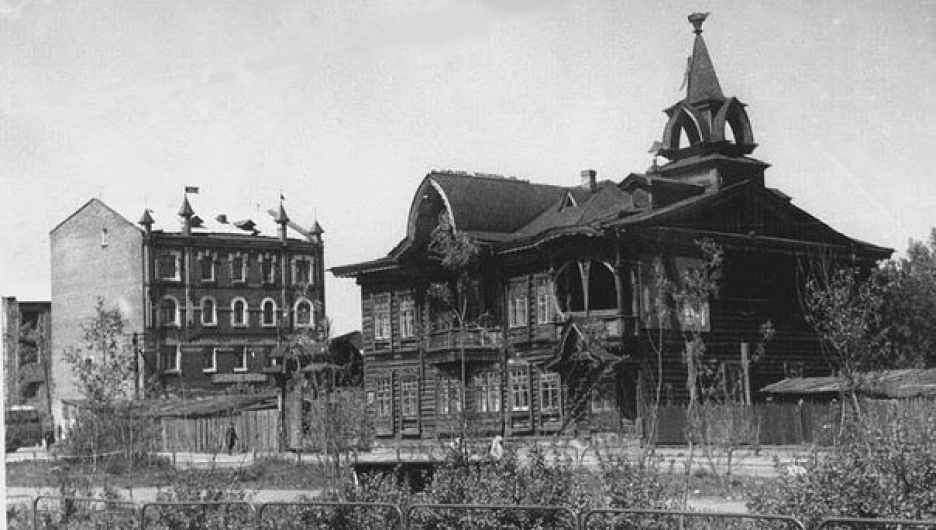 Дом Шадрина, позднее "Русский чай".