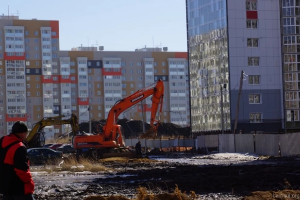 Потом в барнаульских новостройках.