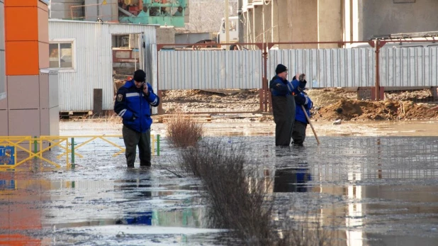 Потоп в барнаульских новостройках.