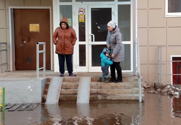 Потоп в барнаульских новостройках.