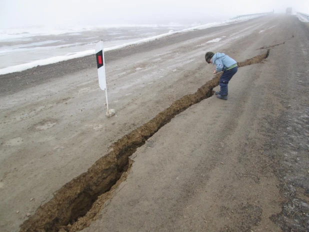 Дорога из Змеиногорска в поселок Октябрьский.