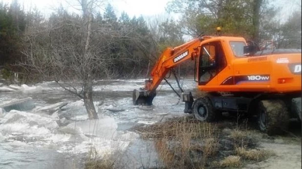 Паводковая ситуация на реке Барнаулка.