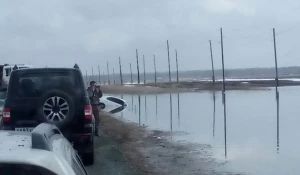 Огромная лужа в районе села Кучук.