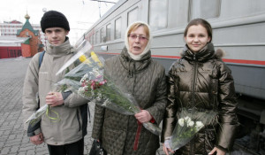 Раиса Коркина, учительница химии барнаульской гимназии № 22, и ее воспитанники вернулись с победой в Барнаул.