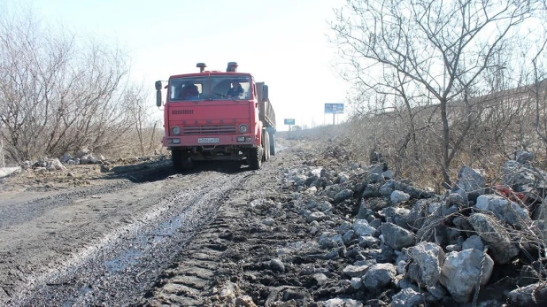 Мусор в водоохранной зоне Оби.