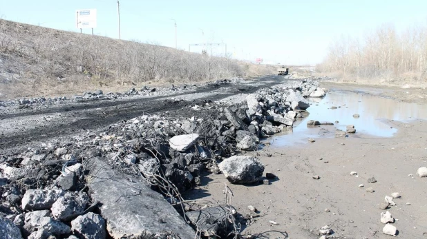 Мусор в водоохранной зоне Оби.