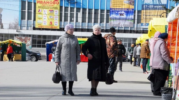 8 апреля в Барнауле открылась первая в 2016 году ярмарка мёда.