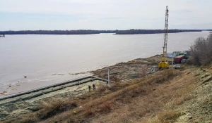 Строительная площадка набережной.