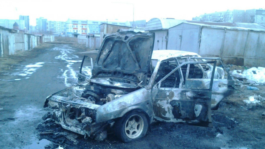 9 апреля в Барнауле сгорел автомобиль.