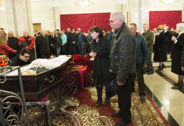 Фото с похорон турчинского