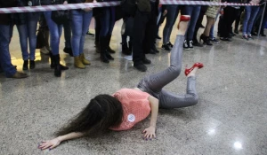 Забег на лабутенах.