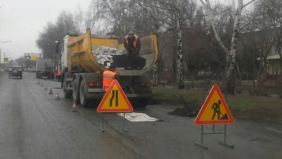 "Кирпичный ремонт" на ул. Антона Петрова.