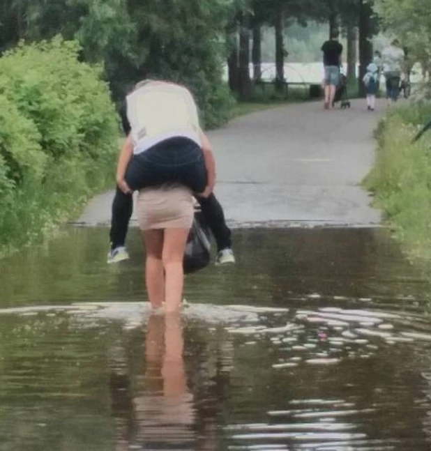 Есть женщины в русски селеньях.