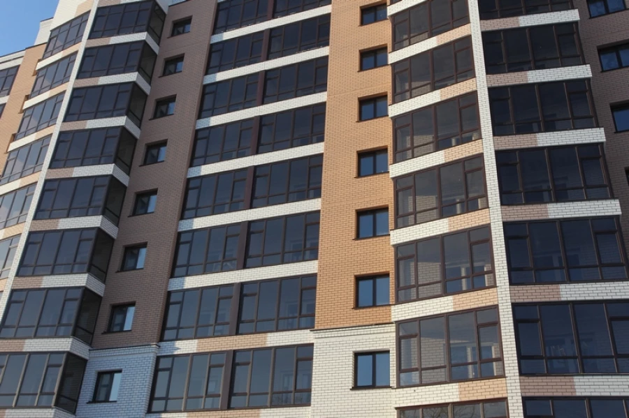 Фотофакты. Престижная новостройка от СК "Сибирия" в тихом центре Барнаула