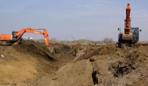 Строительство водоотводного канала в Барнауле.