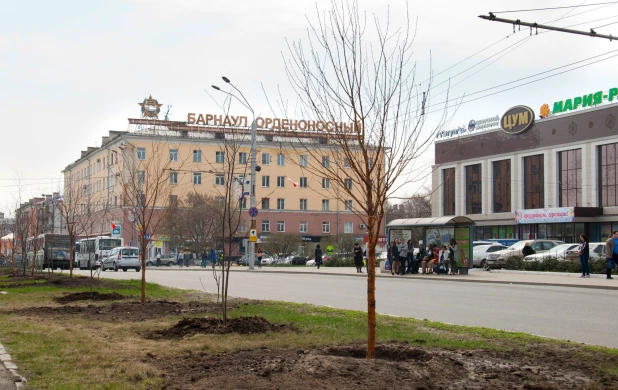 "Голый" проспект Ленина в Барнауле.