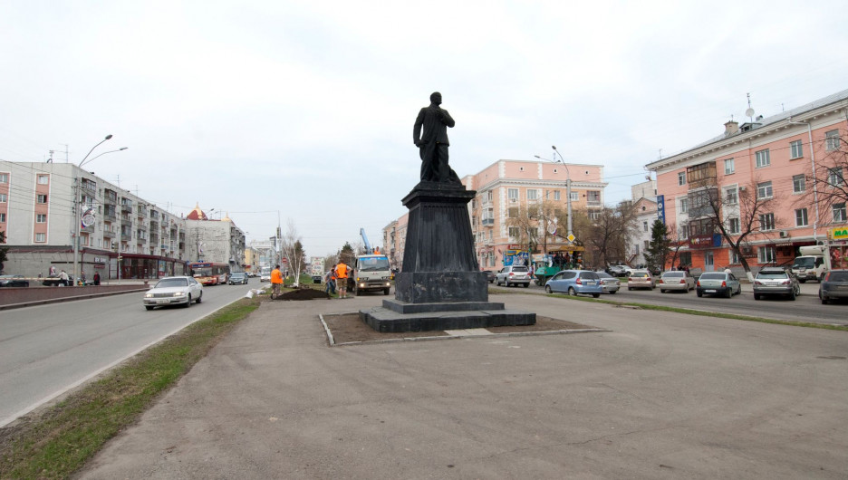 Проспект Ленина у здания краевого суда.