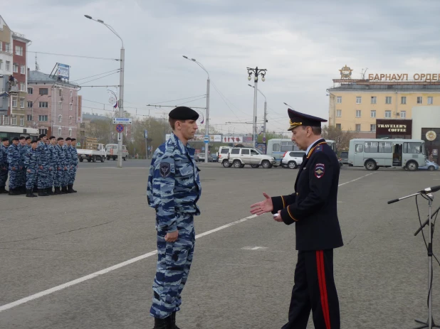 Строевой смотр сотрудников полиции